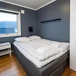 Tromso Family House بيت للعطل *