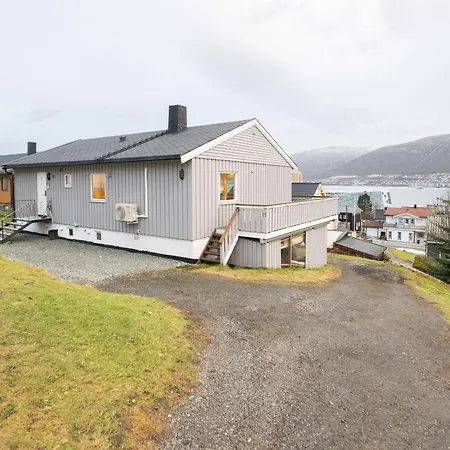 بيت للعطل Tromso Family House *