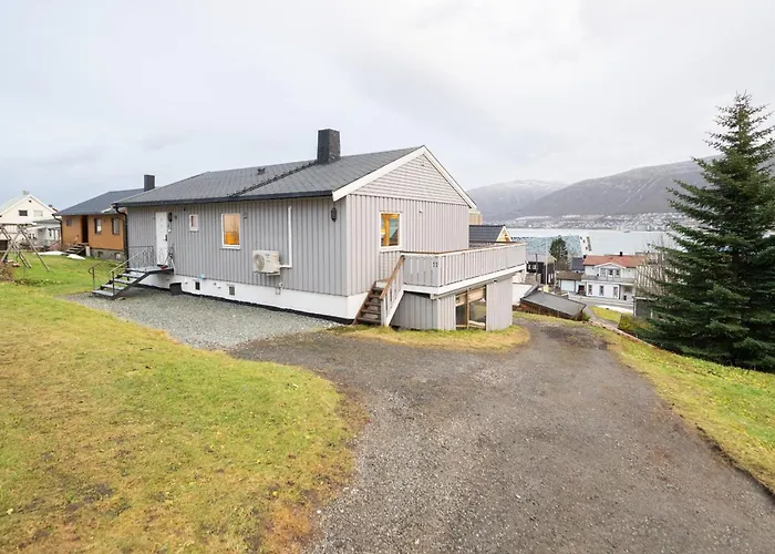 Сasa de vacaciones Tromso Family House *